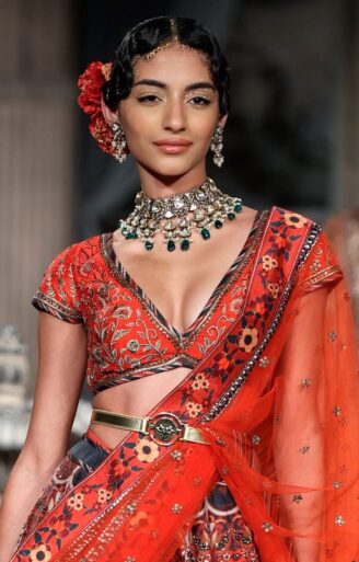 Fashion Trend 2026: The Evolution of Statement Accessories