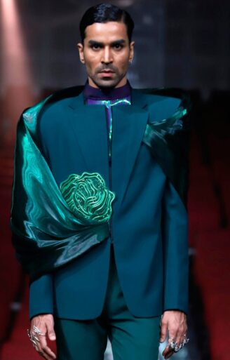 Fashion Trend 2026: The Evolution of Statement Accessories